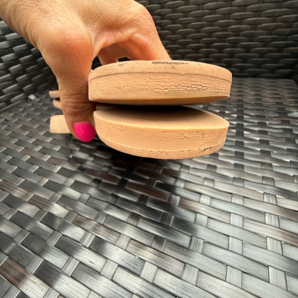 Tory Burch Beige Monroe Sandals with Gold Logo - Picture 3 of 5